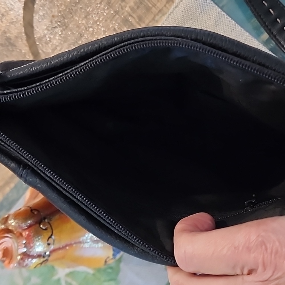 AURIELLE Leather Shoulder Bag - Picture 6 of 12